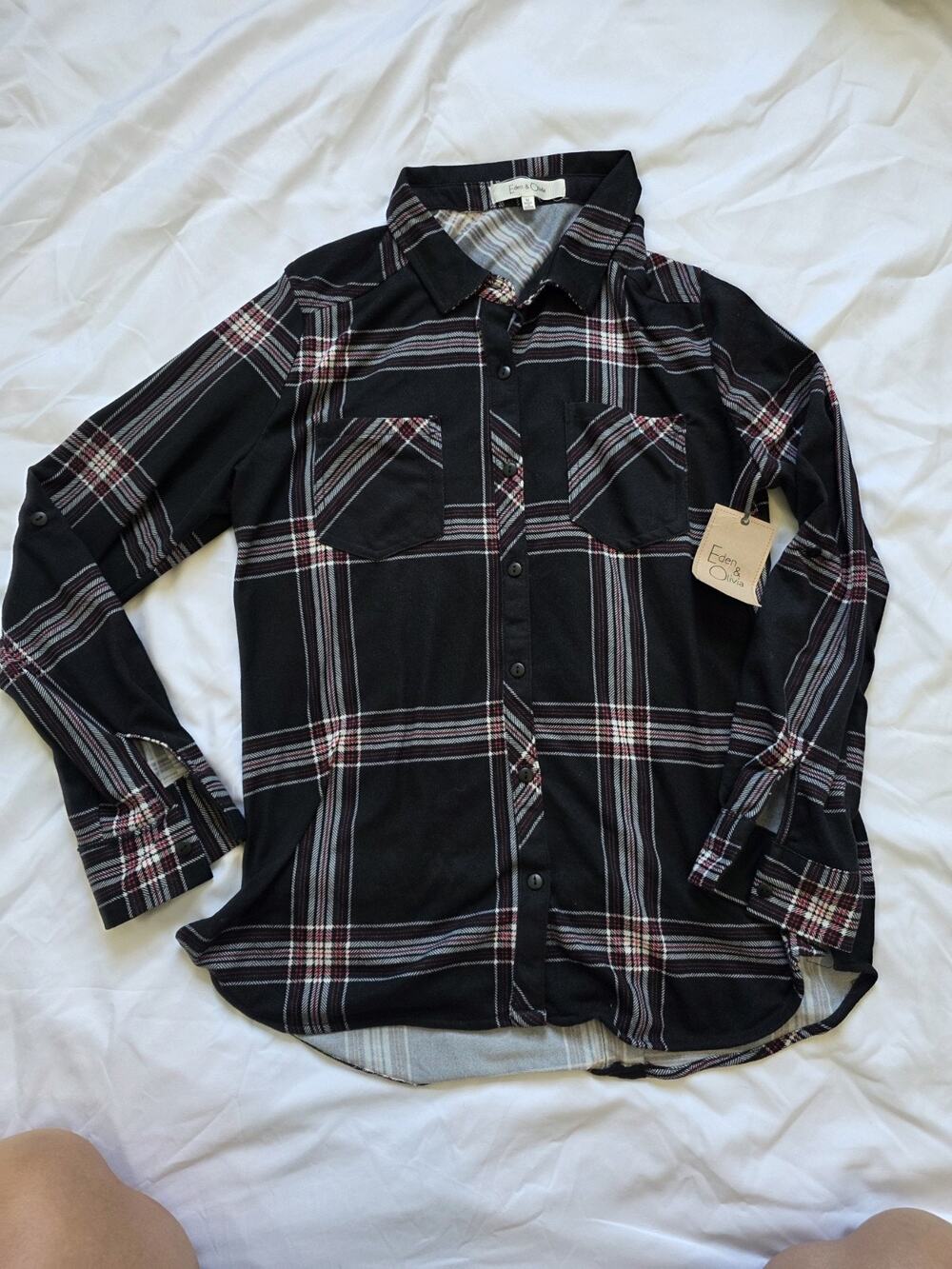 Eden & Olivia Black And Red Flannel MEDIUM Womens